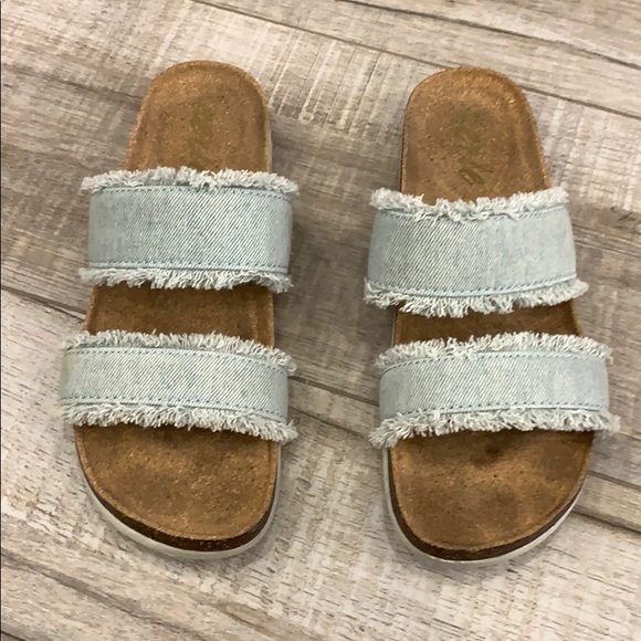 sandles - Picture 4 of 4